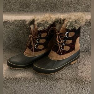 In Great Condition! TOTES Fleece Lined Waterproof Boots